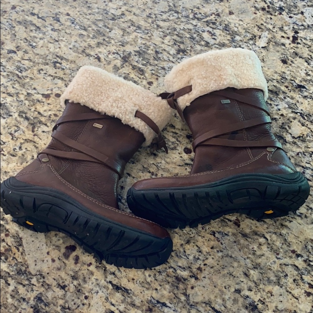 UGG Brown Leather Shearling-Lined Winter Boots with Cream Cuff